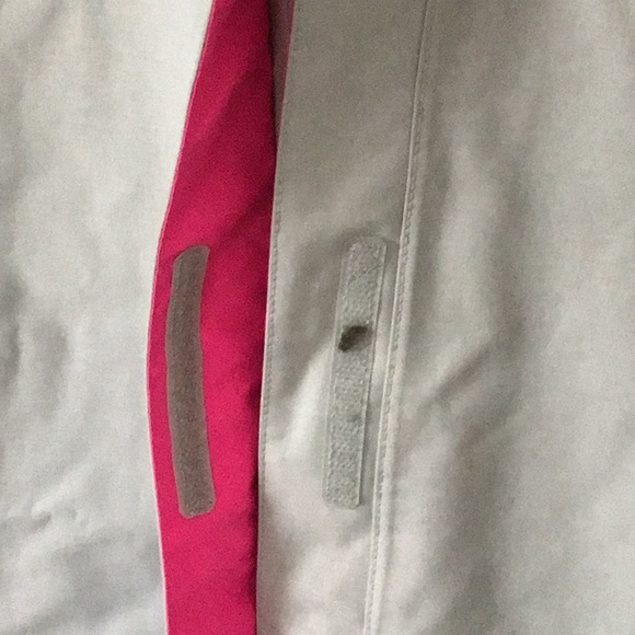 North face rain jacket - Picture 6 of 9